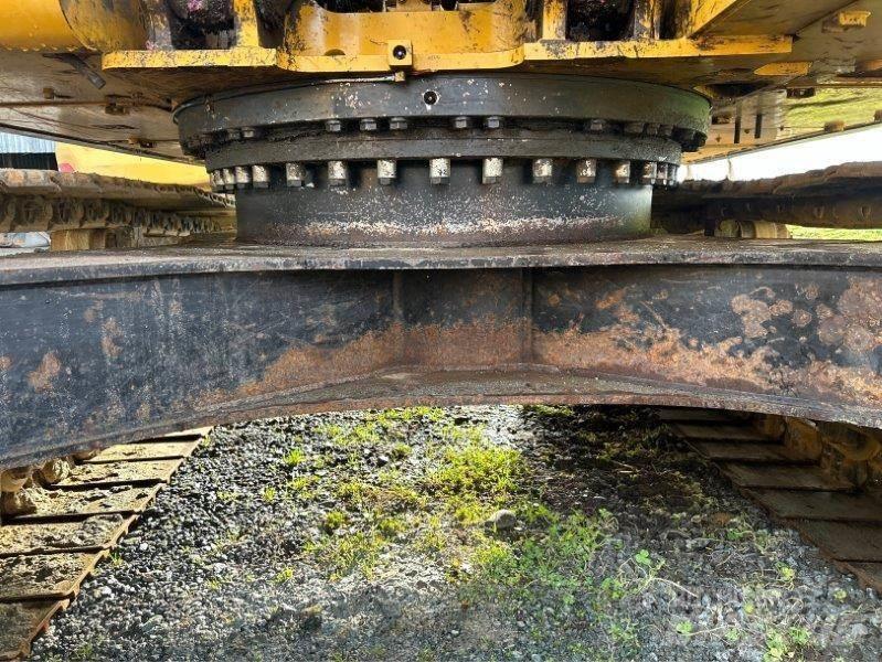 CAT 323FL Гусеничные экскаваторы