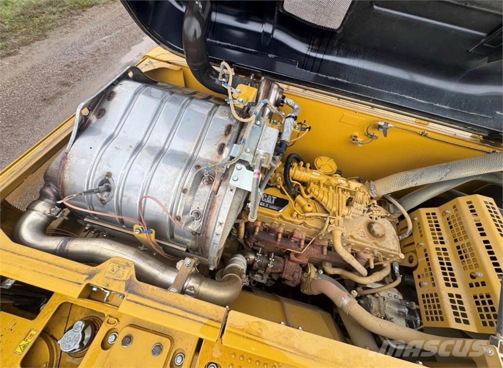 CAT 323FL Гусеничные экскаваторы