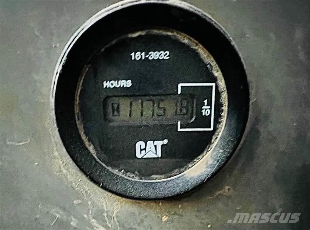 CAT 324DL Гусеничные экскаваторы