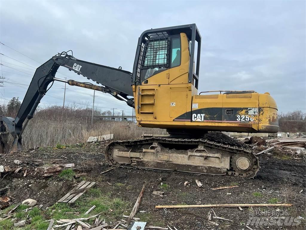 CAT 325C Лесопогрузчик