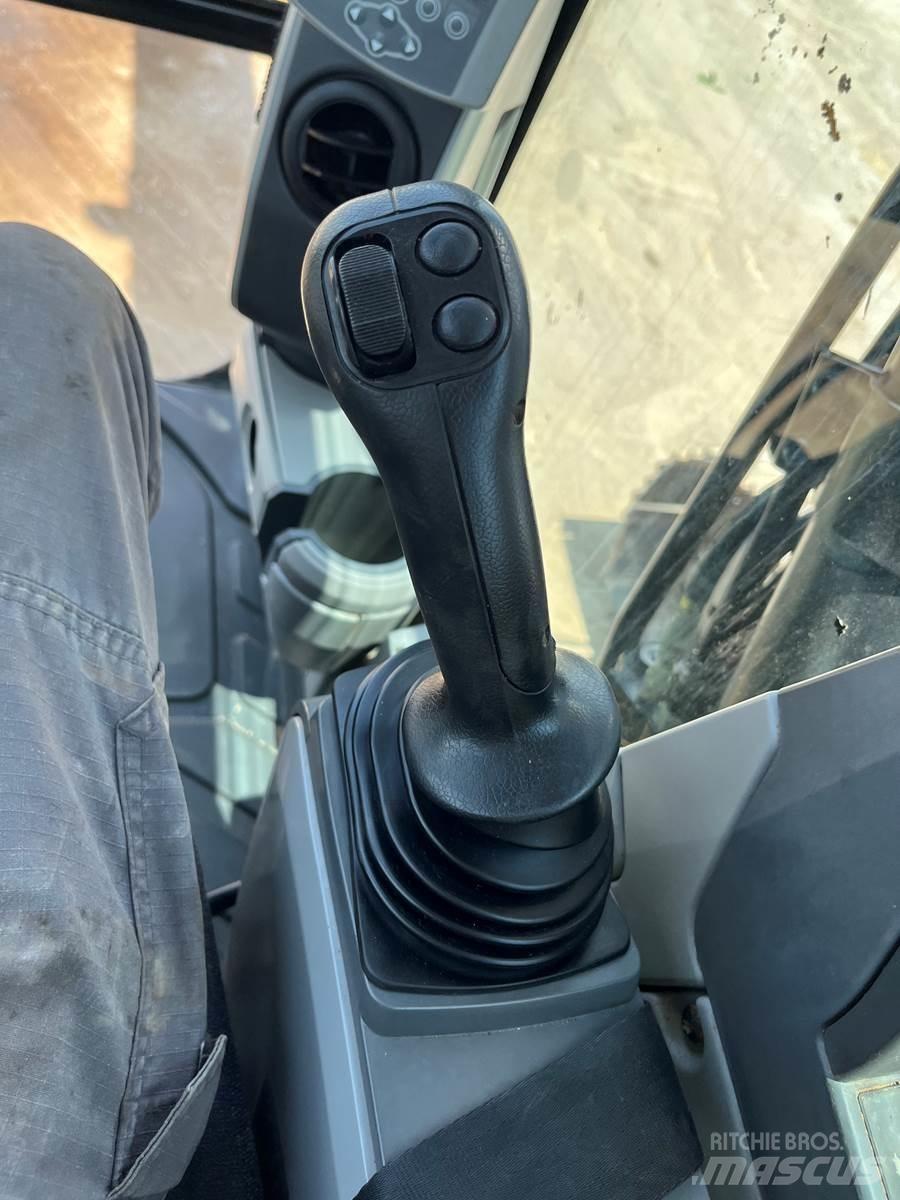 CAT 325FL Гусеничные экскаваторы