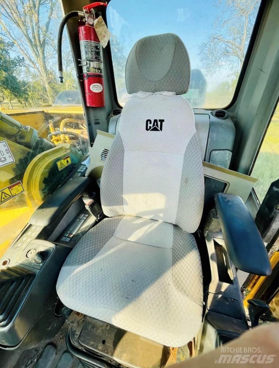 CAT 330DL Гусеничные экскаваторы