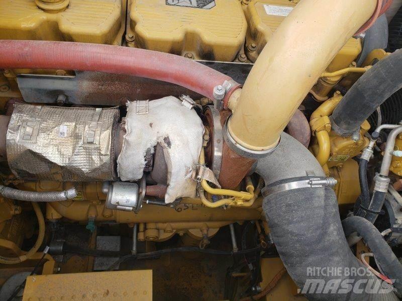 CAT 390FL Гусеничные экскаваторы