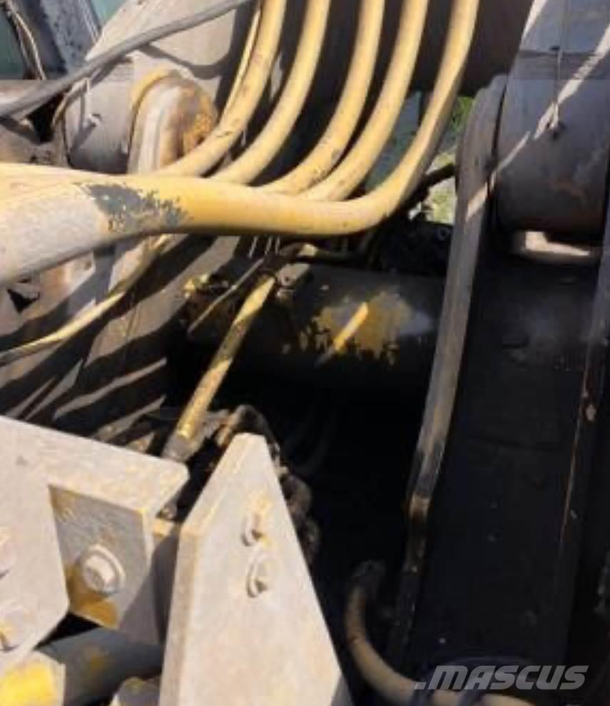 CAT 390FL Гусеничные экскаваторы