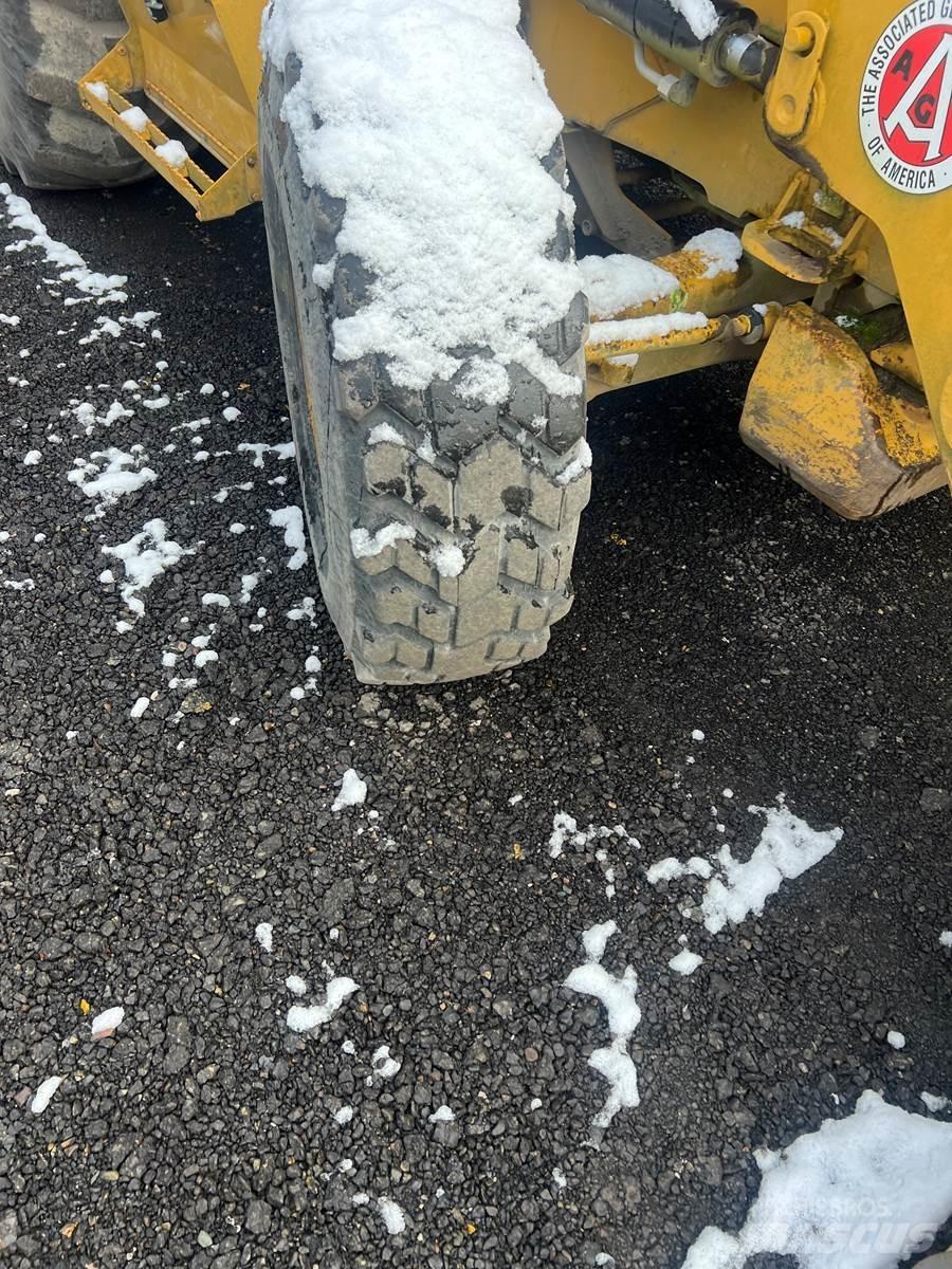 CAT 420E Экскаваторы-погрузчики