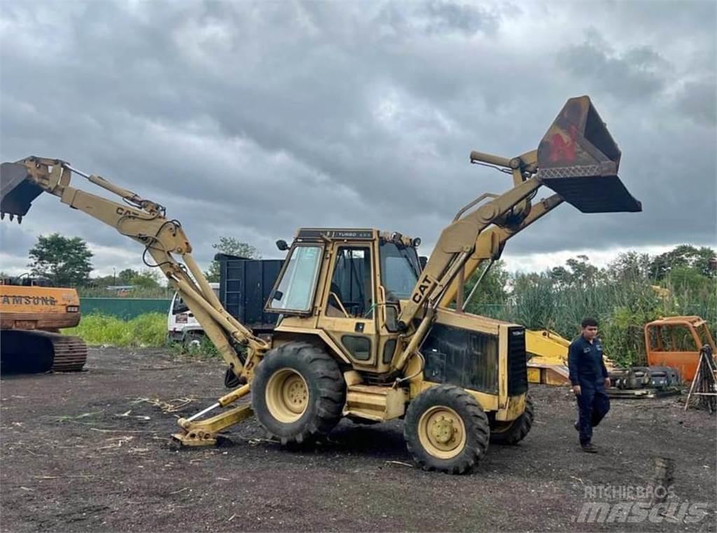 CAT 426 Экскаваторы-погрузчики