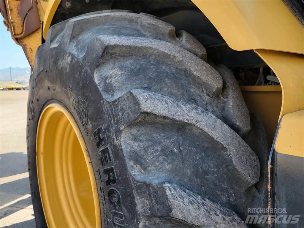 CAT 450F Гусеничные экскаваторы