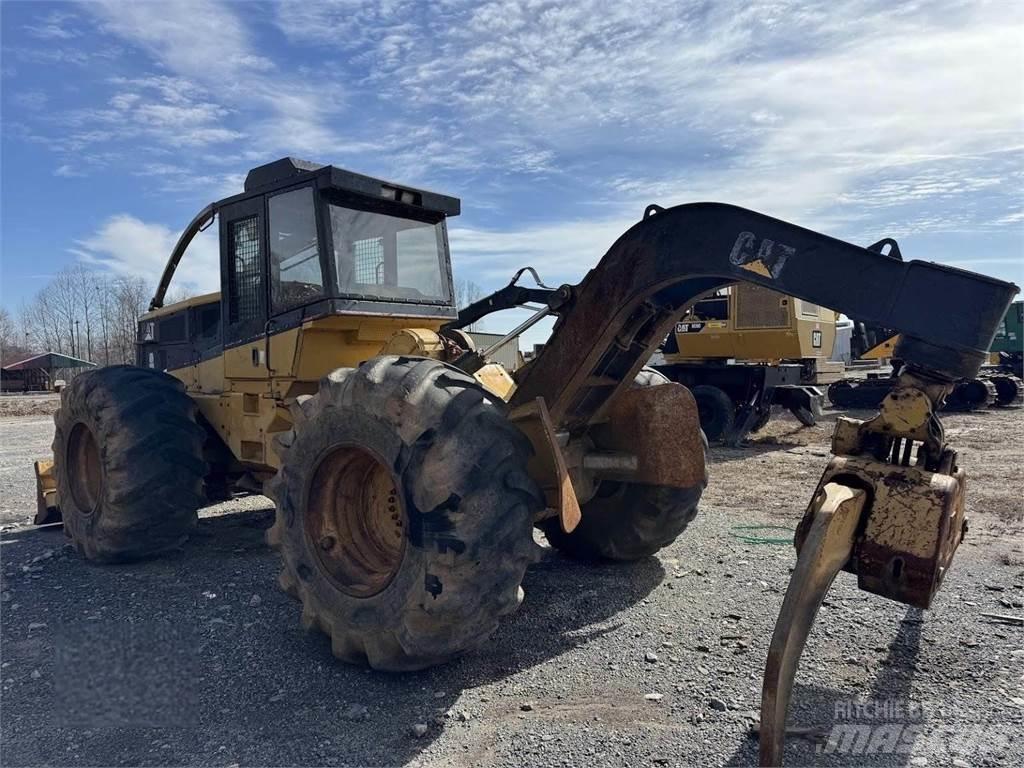 CAT 525B Трелевочные трактора