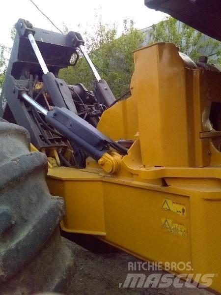 CAT 525C Трелевочные трактора