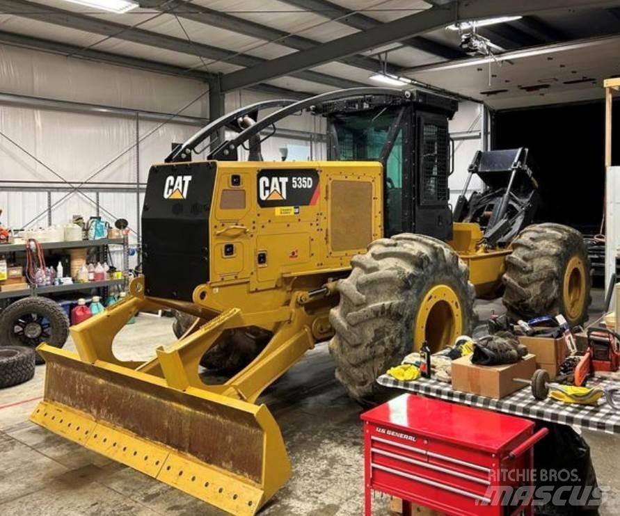CAT 535D Трелевочные трактора