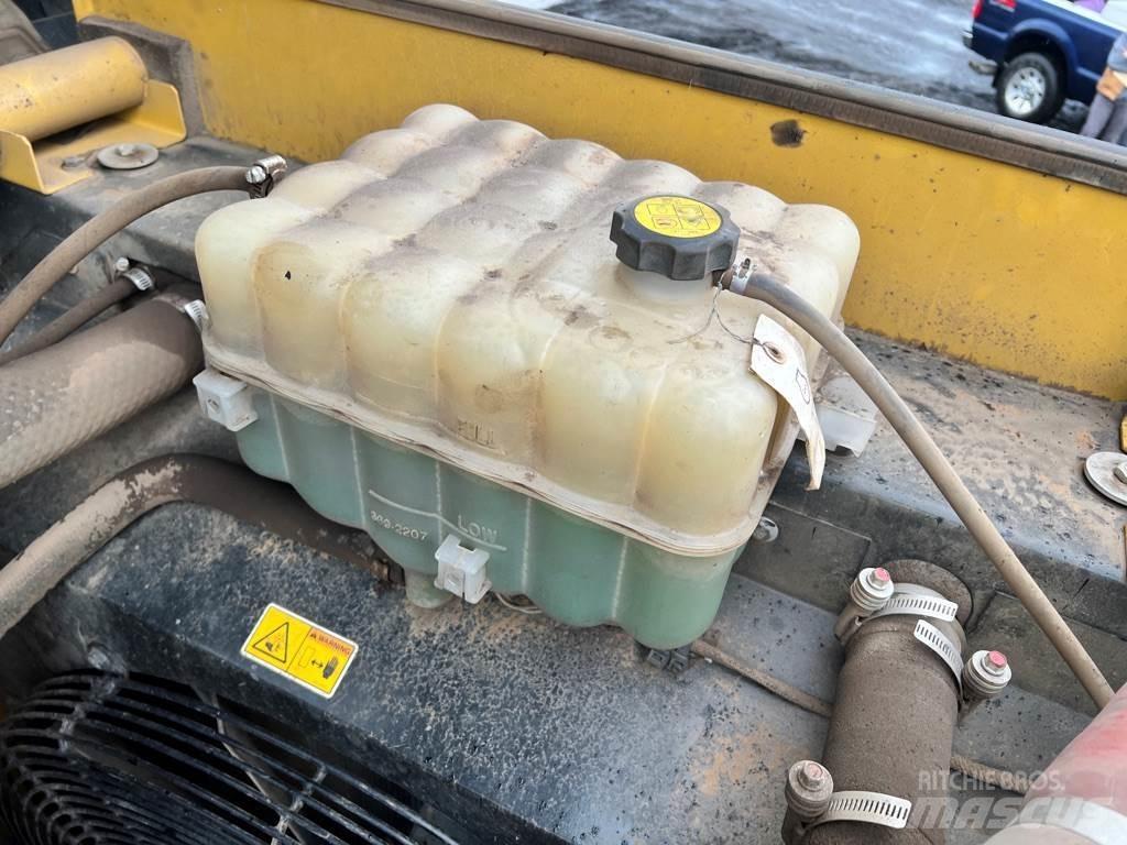CAT 558LL Лесопогрузчик