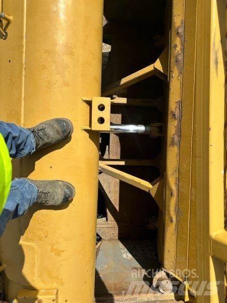 CAT 621G Скреперы