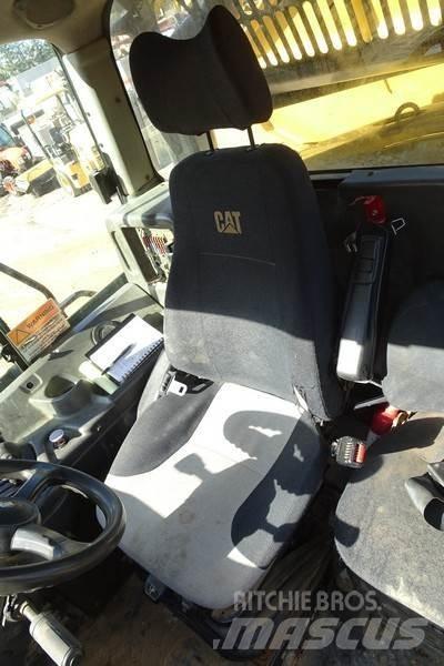 CAT 730 Шарнирно-сочленённые самосвалы