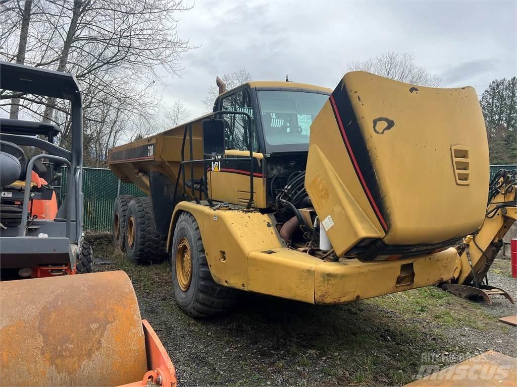 CAT 730 Шарнирно-сочленённые самосвалы