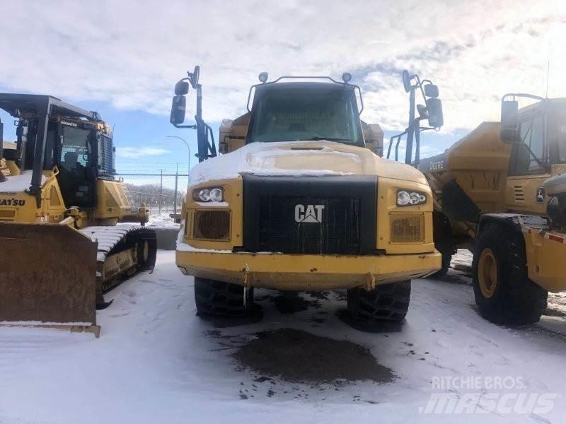 CAT 730C Шарнирно-сочленённые самосвалы