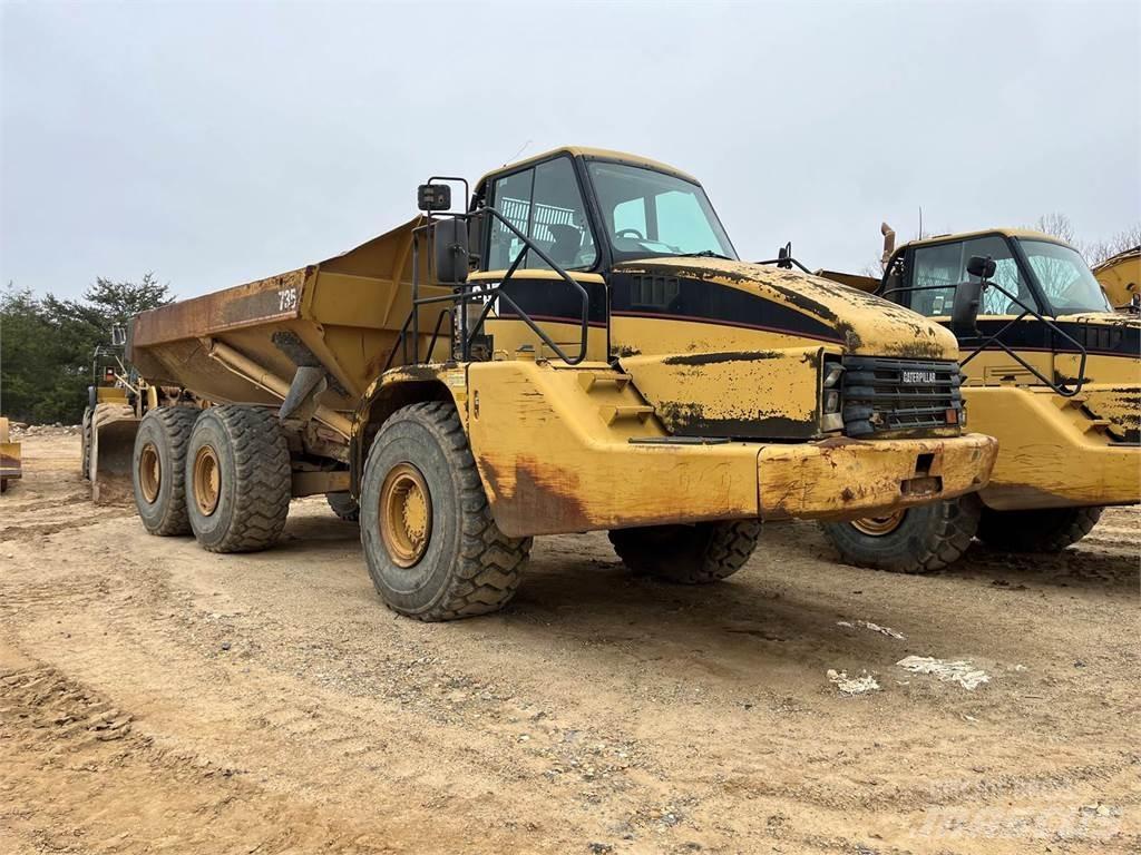 CAT 735 Шарнирно-сочленённые самосвалы