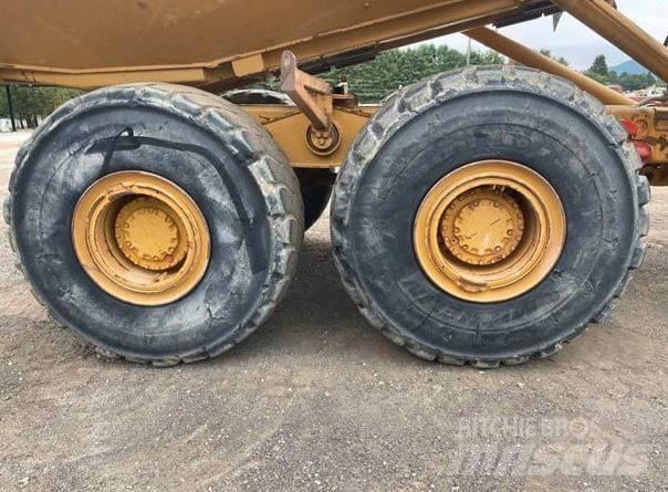 CAT 740 Шарнирно-сочленённые самосвалы