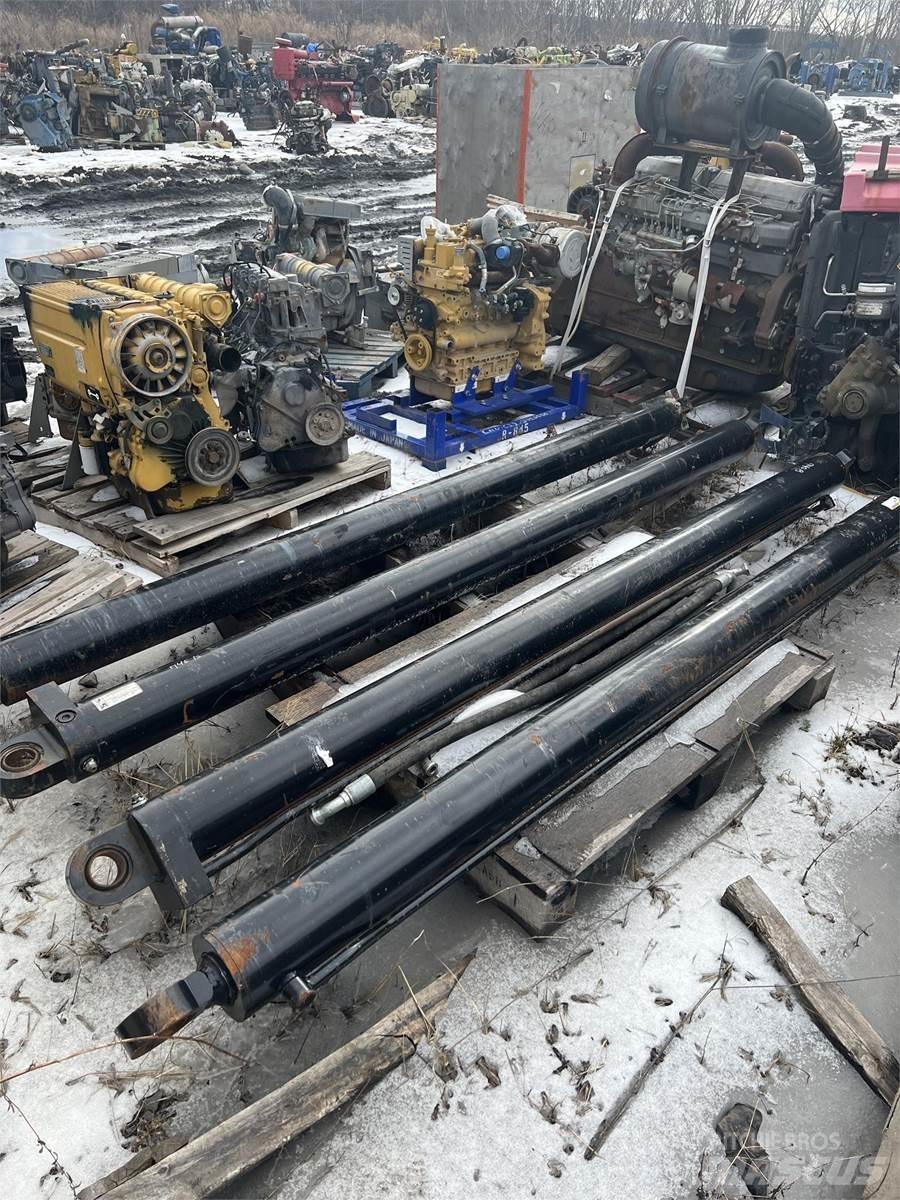 CAT 740B Запчасти для кранов
