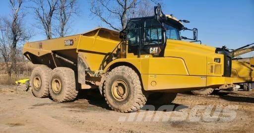 CAT 740GC Шарнирно-сочленённые самосвалы