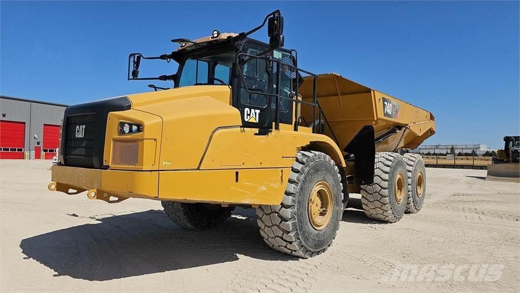 CAT 740GC Шарнирно-сочленённые самосвалы
