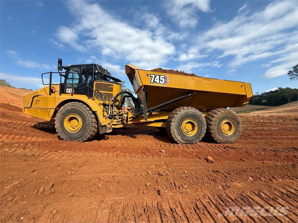 CAT 745 Шарнирно-сочленённые самосвалы