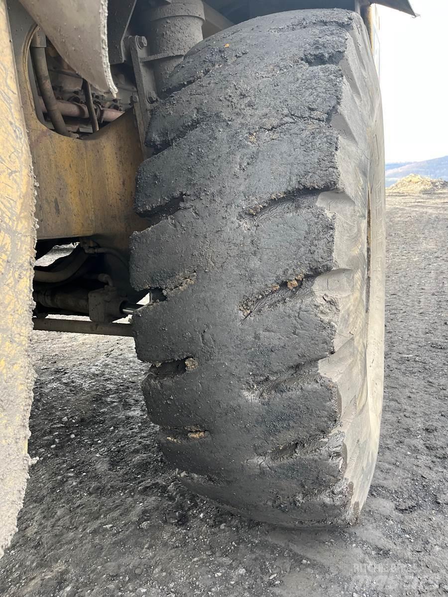 CAT 773B Шарнирно-сочленённые самосвалы