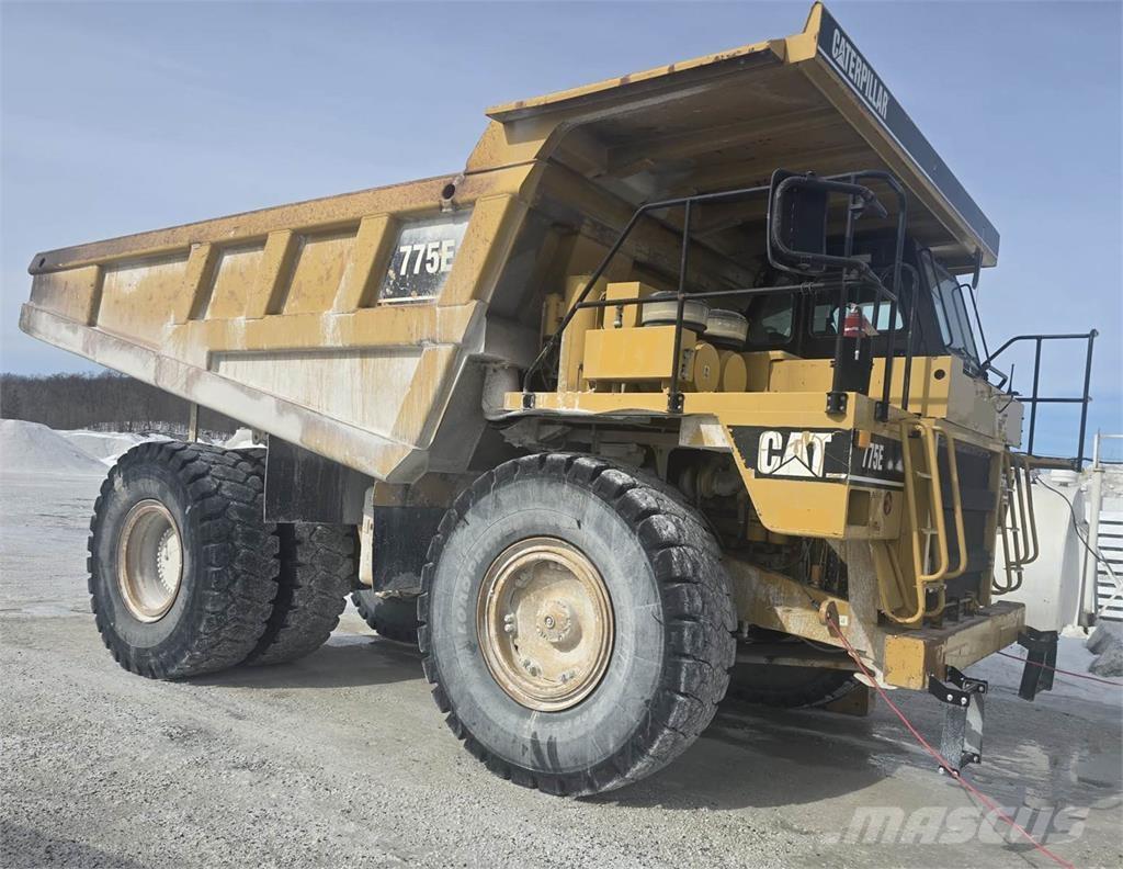 CAT 775E Шарнирно-сочленённые самосвалы