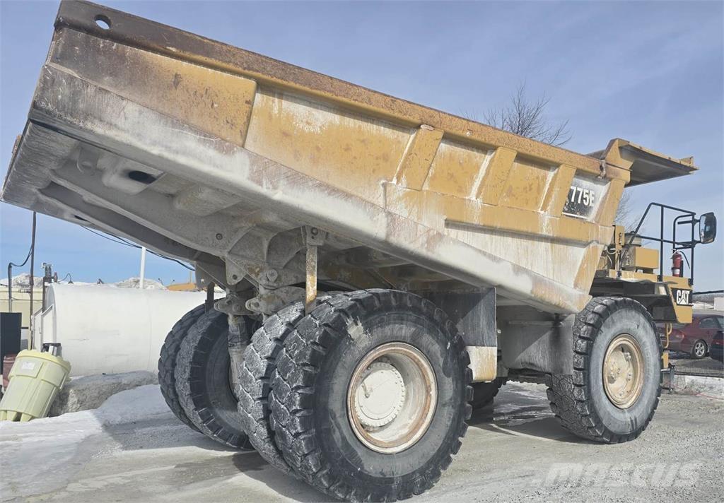CAT 775E Шарнирно-сочленённые самосвалы