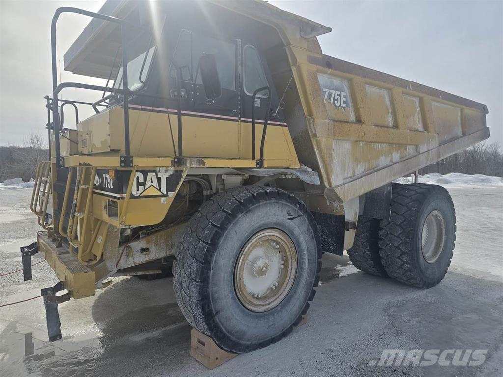 CAT 775E Шарнирно-сочленённые самосвалы