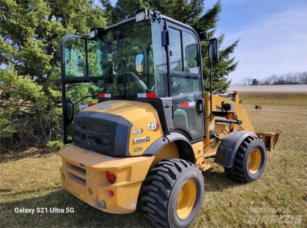 CAT 903D Фронтальные погрузчики