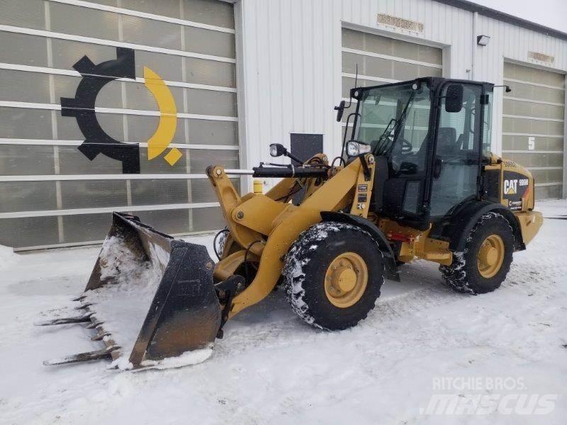 CAT 906M Фронтальные погрузчики