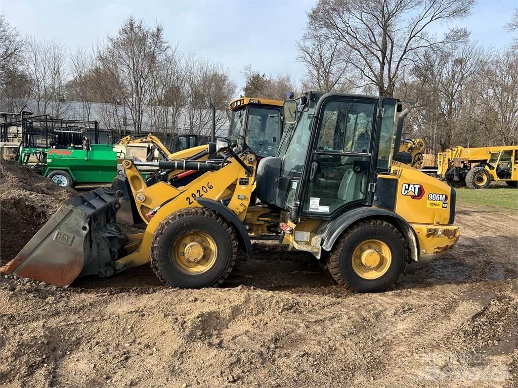 CAT 906M Фронтальные погрузчики