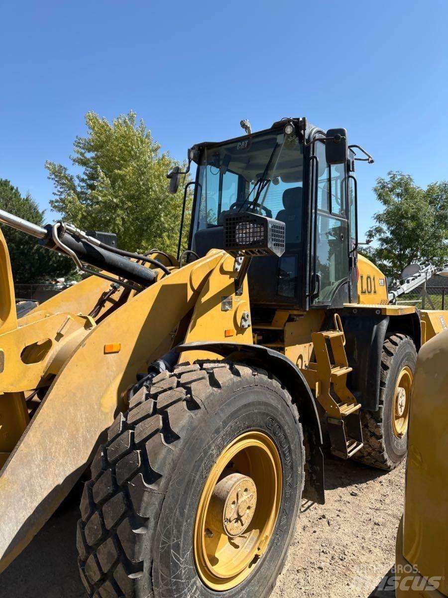 CAT 920 Фронтальные погрузчики
