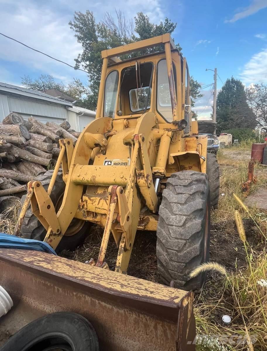 CAT 922B Фронтальные погрузчики