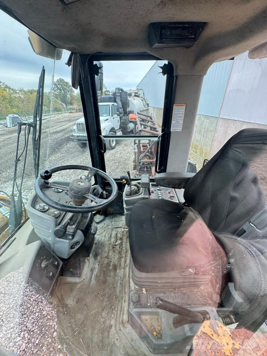 CAT 924G Фронтальные погрузчики