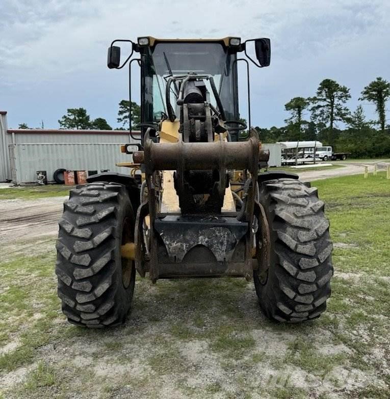 CAT 924G Фронтальные погрузчики