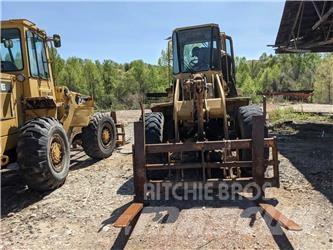 CAT 926E Фронтальные погрузчики