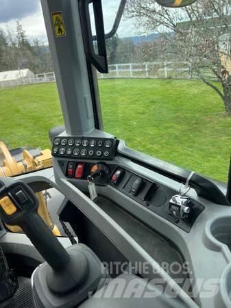 CAT 926M Фронтальные погрузчики