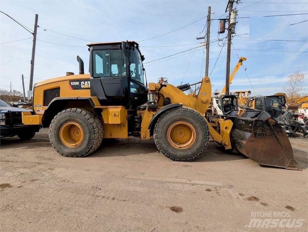 CAT 926M Фронтальные погрузчики