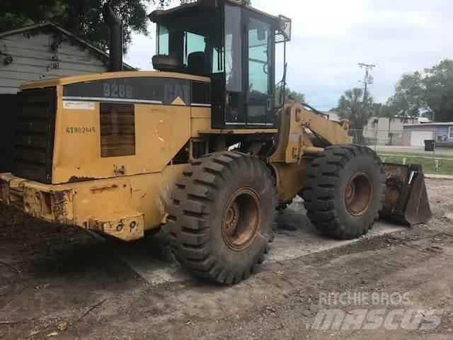 CAT 928G Фронтальные погрузчики