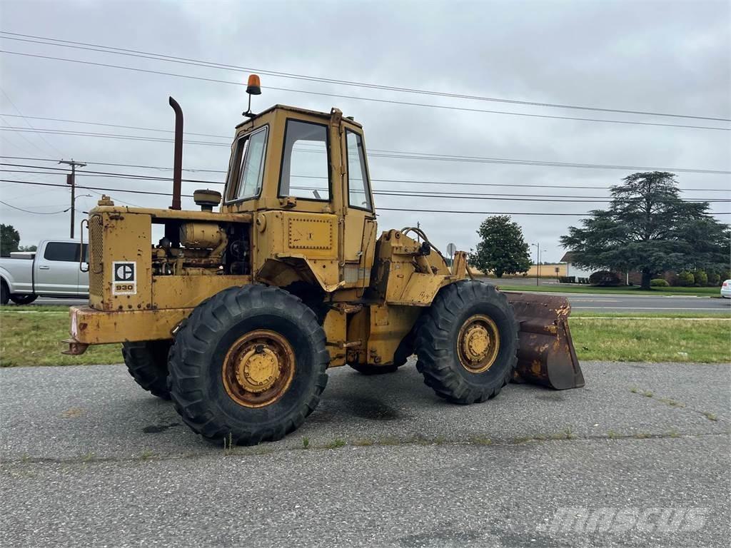 CAT 930 Фронтальные погрузчики
