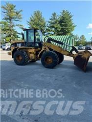 CAT 930G Фронтальные погрузчики