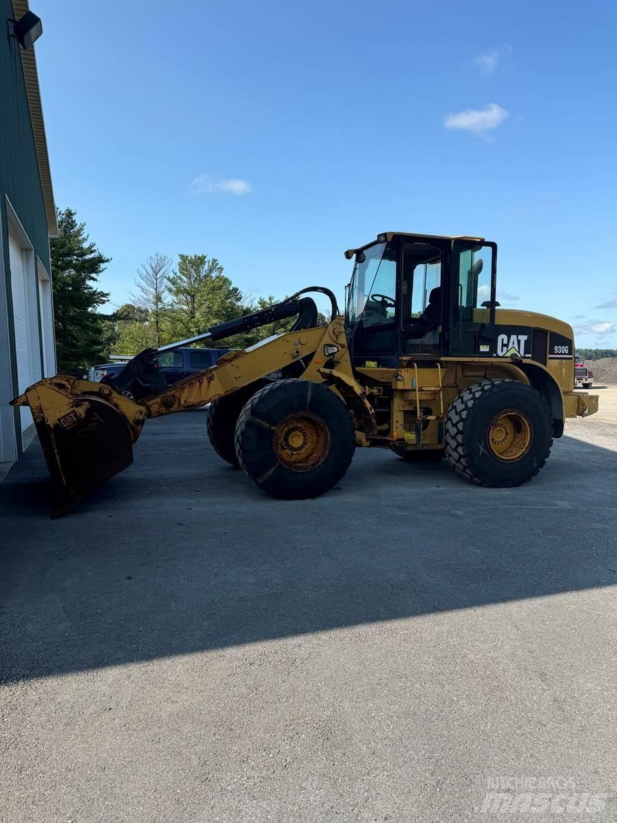 CAT 930G Фронтальные погрузчики