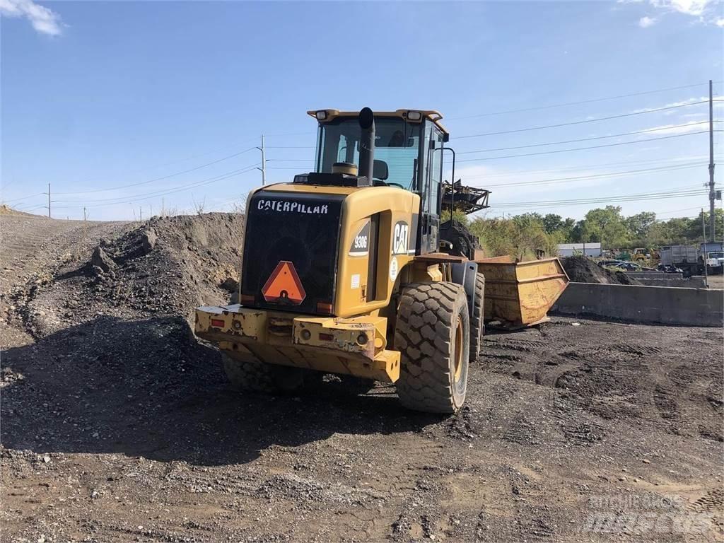 CAT 930G Фронтальные погрузчики