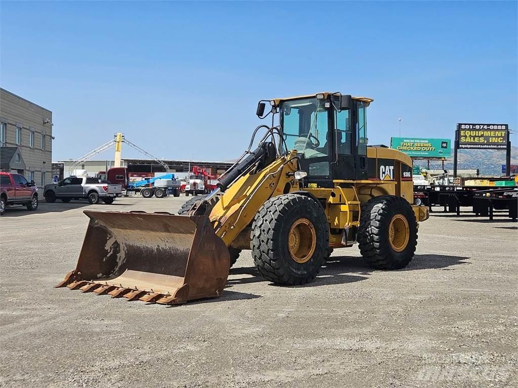 CAT 930G Фронтальные погрузчики