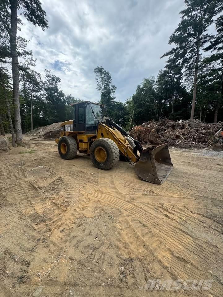 CAT 930G Фронтальные погрузчики