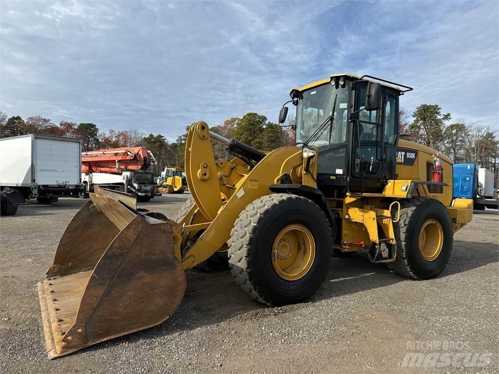 CAT 930K Фронтальные погрузчики