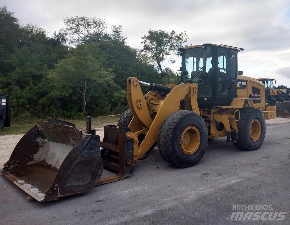 CAT 930M Фронтальные погрузчики