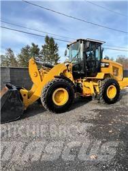 CAT 930M Фронтальные погрузчики
