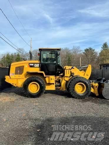 CAT 930M Фронтальные погрузчики